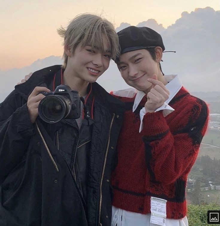 hoshi_yosh's tweet photo. — A #sunsunki Short au

— REGRET — https://t.co/3NDN4wNwG0
