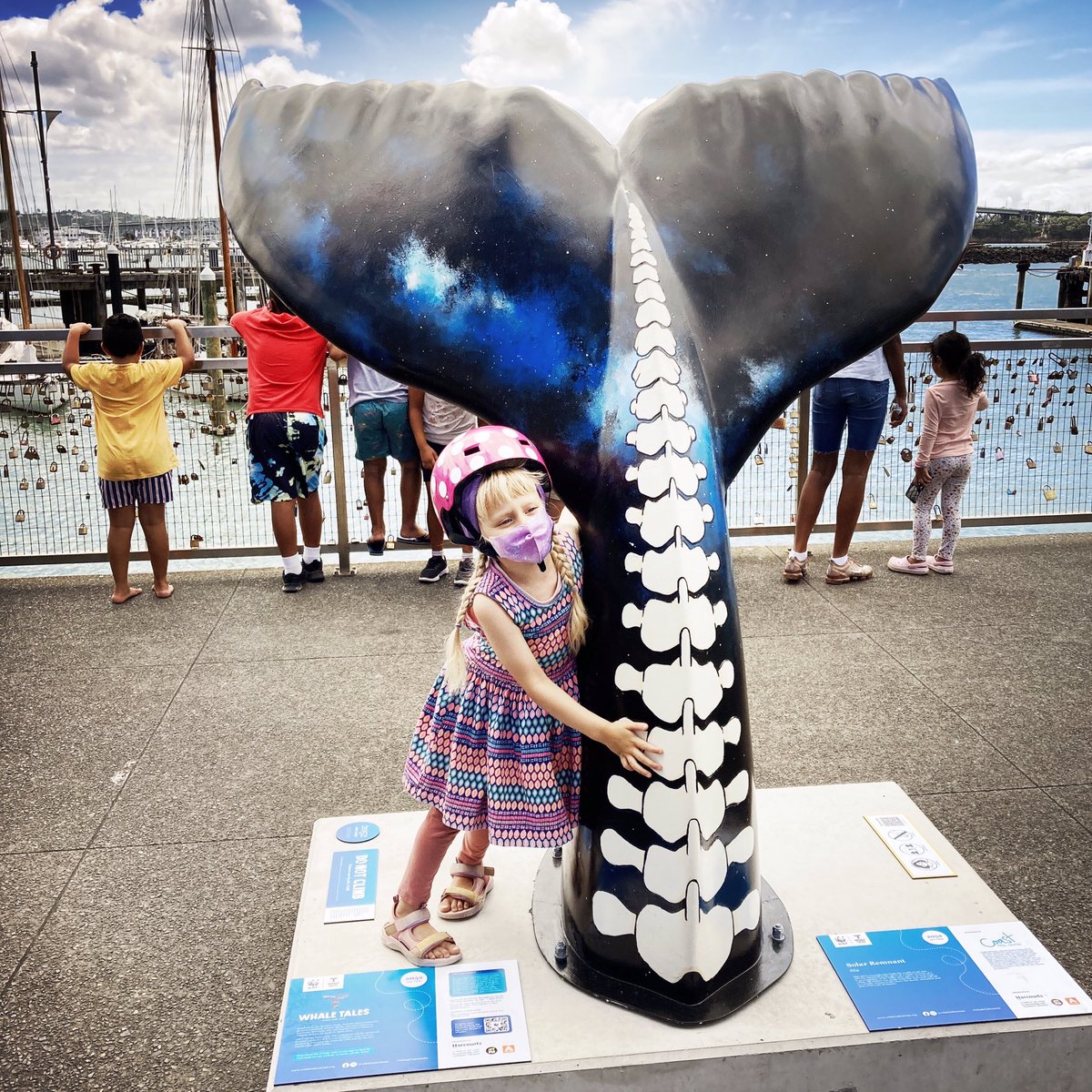 BobaMBaluchova's tweet photo. Little Tove Tui went to the @PlunketNZ recently for her B4 school check. Her plan is simple: “Soon I’m gonna be as tall as this #WhaleTail, maybe even taller than a #Whale itself! How about that?” Lookin fwd to watching her grow.
#whelfie #whaletales2022 #ourAkl #kiwiLife #nzKid https://t.co/R3wS1kc60j