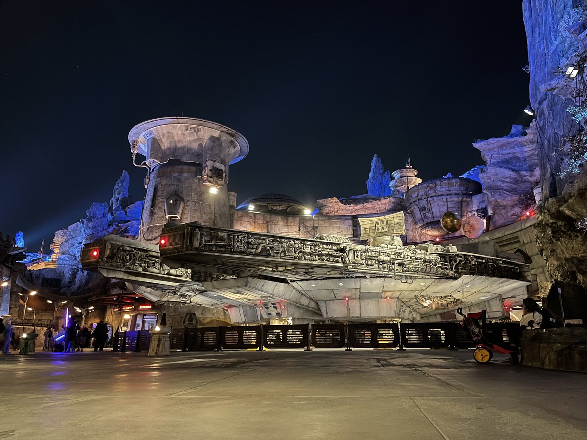 dragonal's tweet photo. The Millennium Falcon at night https://t.co/Wl7bCka6ps