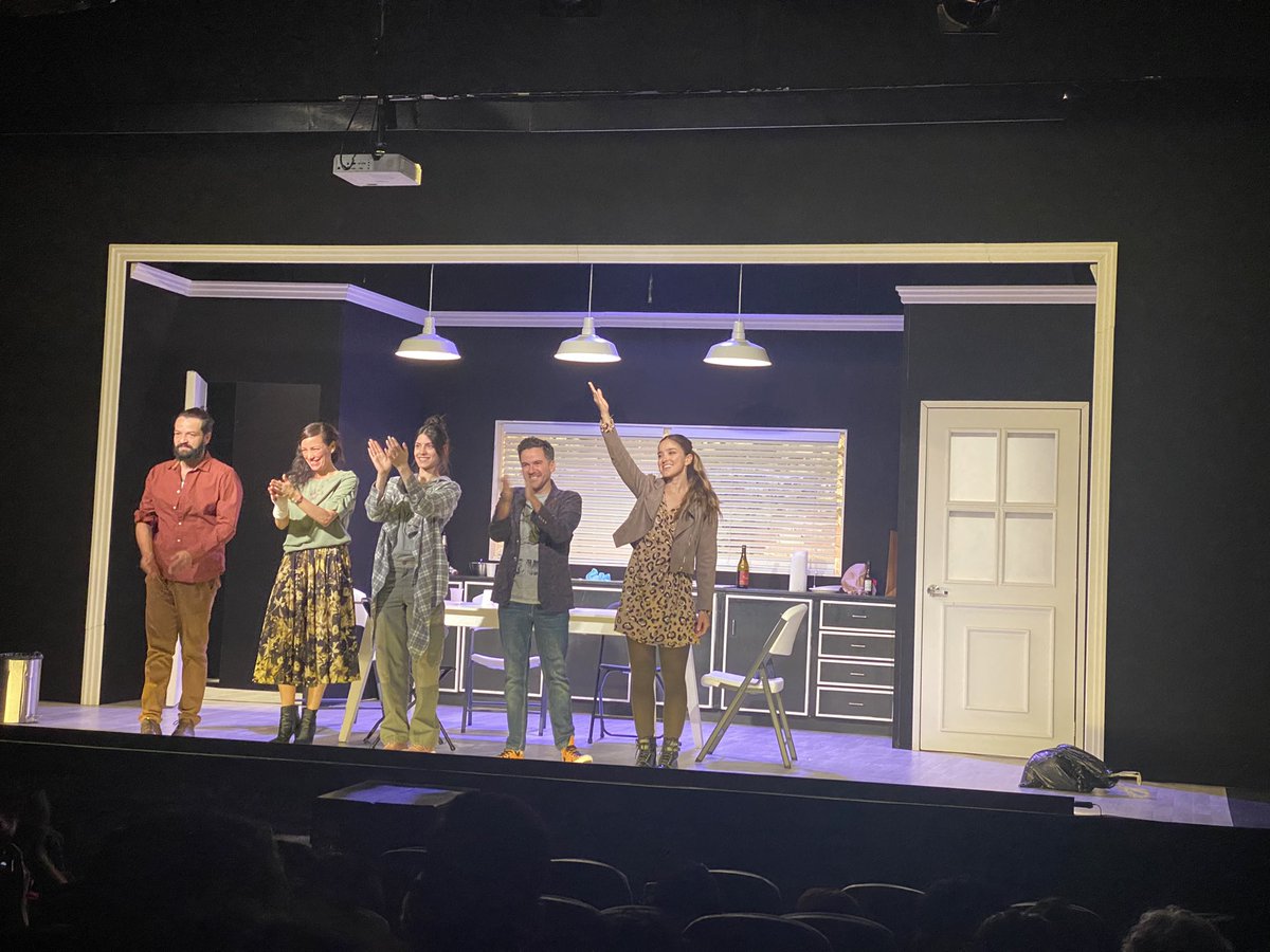 reynaldolopeztv's tweet photo. No se pierdan #AnimalesDeCompañía en el @tcentenarioof la van a disfrutar muchísimo. Últimas semanas. @barbara_lopez21 @MAU_MANCERA @VivianaSerna @AdriLarranagaXS https://t.co/tKXu3T59HJ