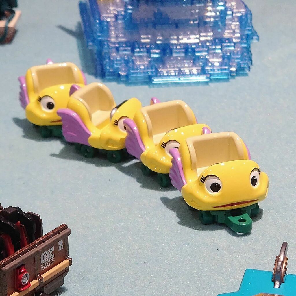 東京ディズニーランドグッズ ライブグッズ買い物代行購入 スグキチャオ フランダーのフライングフィッシュコースター の トミカ 新発売 スグキチャオ 買い物代行 グッズ代行 ディズニー代行 お土産代行 購入代行 東京ディズニーランド