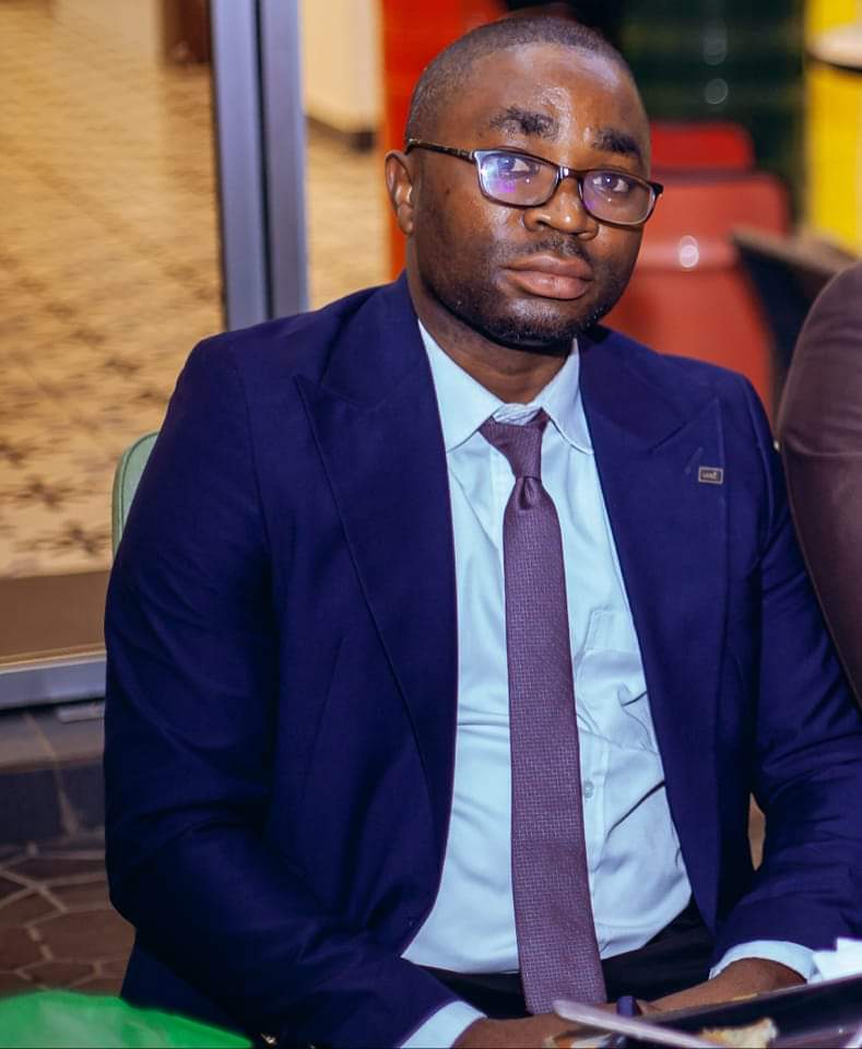 Bonjour à tous! bon week-end, bon repos et bonne journée dans la paix de Dieu.