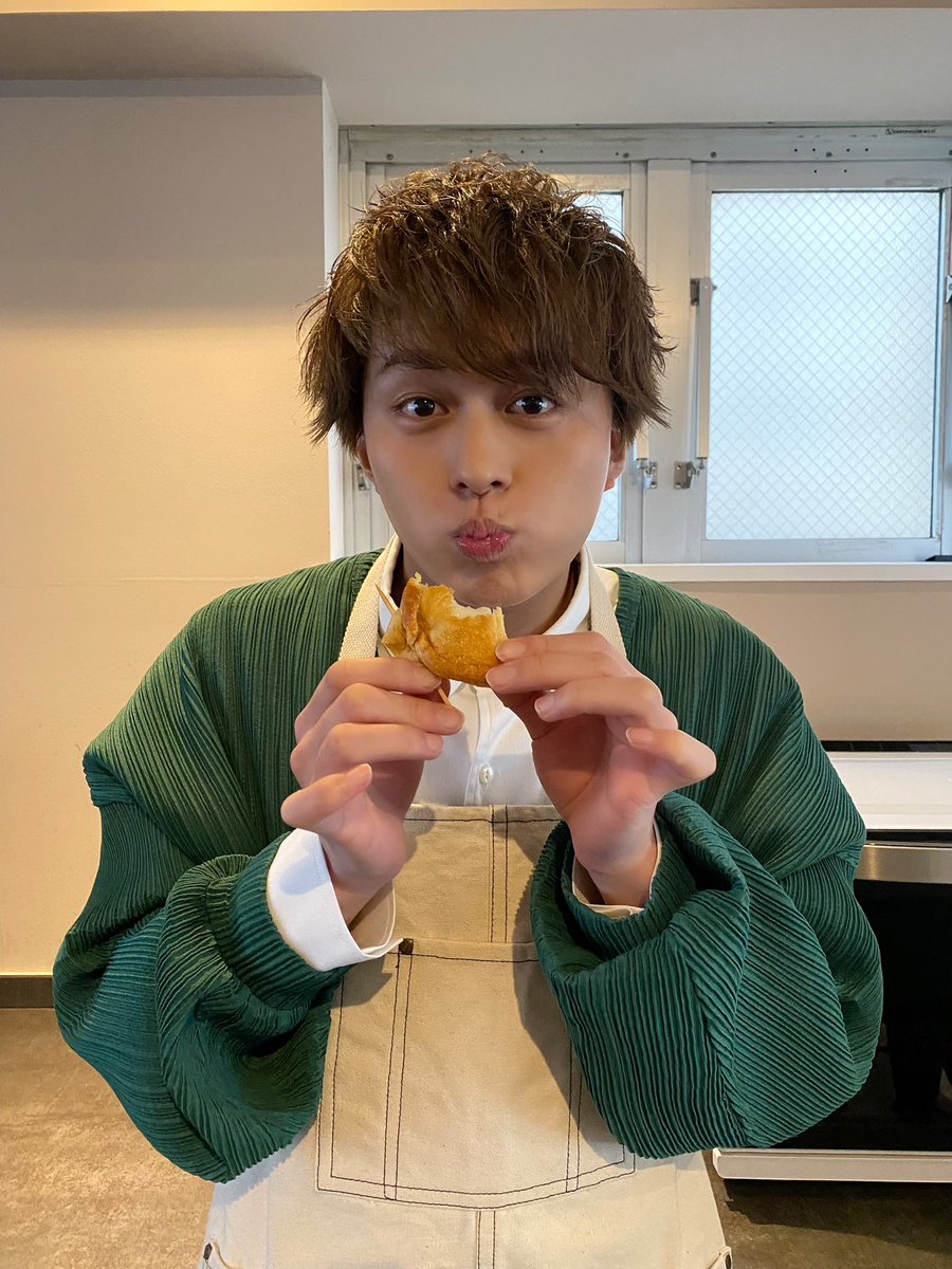 BOYMEN10th's tweet photo. #小林豊 さん、HAPPY BIRTHDAY🎂💚今日の夜更新の #ゆたクッキング は、誕生日スペシャルとしてメイキングをお届けします😋お先に、もぐもぐゆーちゃむ4連発をどうぞ🎁
#小林豊誕生祭 #小林豊誕生祭2022 #ゆーちゃむ #ボイメン
🍳https://t.co/SVB1DMtRE8
📚 https://t.co/IqjsWqnwH5 https://t.co/EfF6vYt8gp