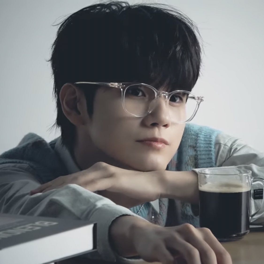 egnoegno1's tweet photo. 28 years old boy. 

#옹성우 #OngSeongwu 
@officialtwt_OSW https://t.co/AqdNxUViUk