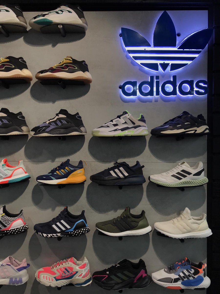 mallofthesouth's tweet photo. #FeaturedStore
You can never own too many pairs of sneakers.π That's our life motto! We visited @Studio_88, and our hearts leapt with joy at the sight of these stunning kicks.ππ #sneakerhead https://t.co/2BsGdaRJ5q