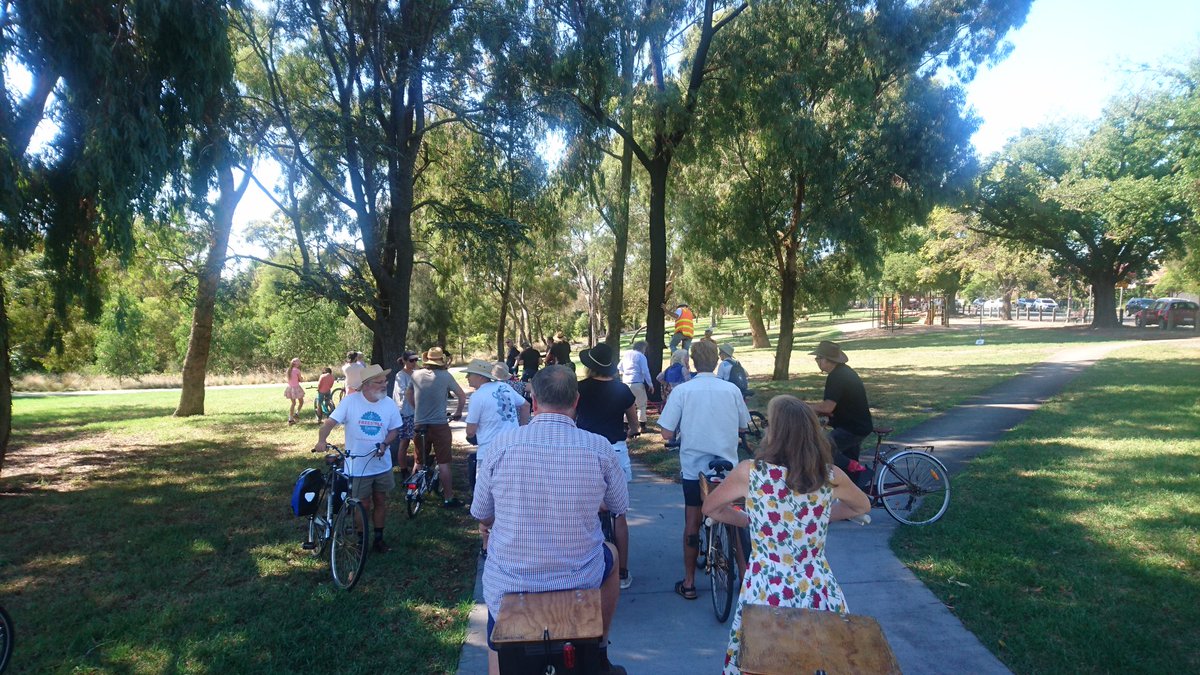 TheRicMan's tweet photo. Lovely ride this morning with @FreeCyclists. Gentle pace. Nice chats.

And once again, no deaths, no injuries, the sky didn't fall, and the oceans didn't boil because people chose to ride bicycles without helmets. #endMHL https://t.co/KwHkuH69Vg