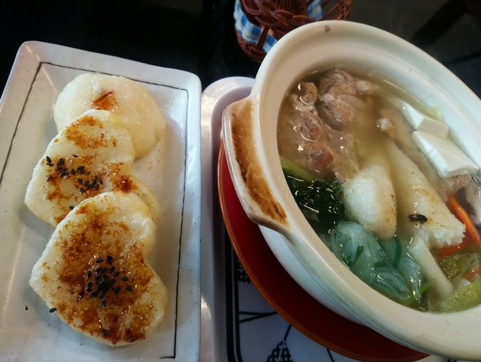 ランチ🍱
きりたんぽ鍋といももちを食ってちょっとスペちゃん気分☀️ 