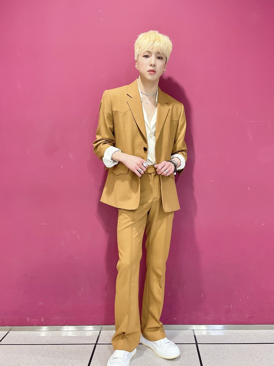 official_yoon_'s tweet photo. 음악중심 레고레고!! #강승윤 #BORNTOLOVEYOU #새가수 우승자 정운누나 데뷔하셨다 우와아아😭 https://t.co/AJwba7TjgU