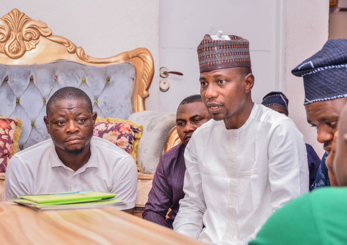 AppealsKogi's tweet photo. The Attah of Igala, His Royal Majesty, Chief Mathew Opaluwa Oguche Akpa has commended KOGI APPEALS for facilitating the needed support for farmers across the three senatorial districts of the state aimed at increasing their productivity and improving their livelihood. https://t.co/8rSgBiPTut