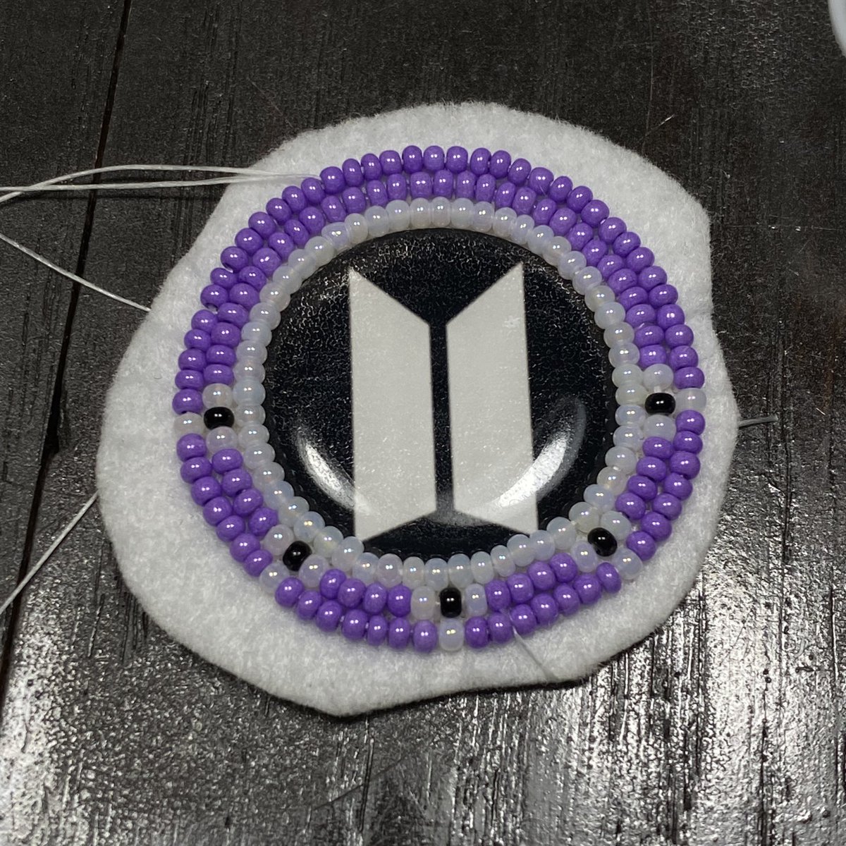 ShesHopeful34's tweet photo. Late night beading to finish the day out and now- Iβm out π΄ #BeadsTS #NativeARMY https://t.co/iNZWtST6PQ