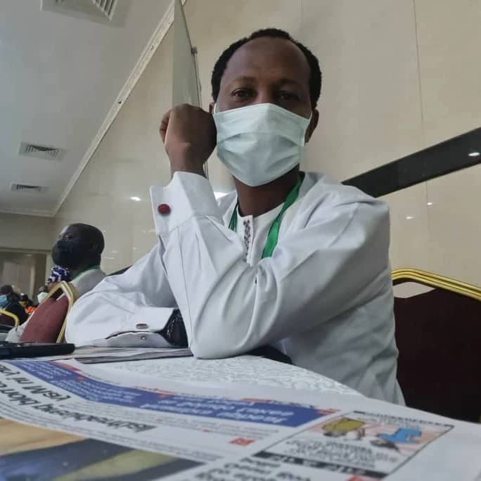 theoakins's tweet photo. BusinessIQ Magazine:  The Journey in Retrospect (Part 1)

Me reading Vanguard Newspaper at the Vanguard Economic Forum Series themed "Agribusiness and Food Scarcity Summit 2022".
...................................... 

I can't remember the last time I read Newspaper. Perhaps, https://t.co/NFlc9yUf9N