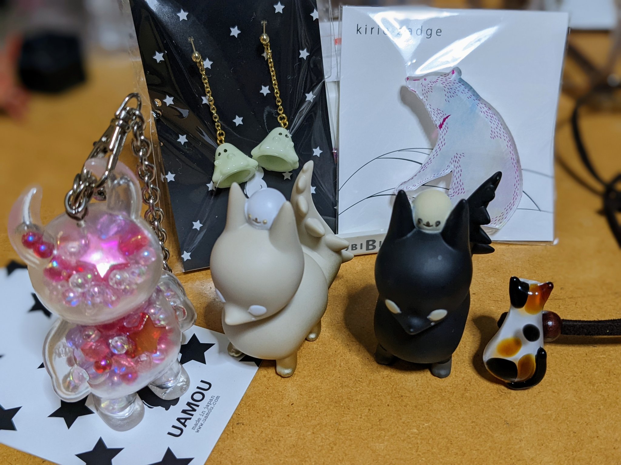 毒薔薇 本日の戦利品 右端はガラス細工三毛猫ちゃんペンダント T Co Ssjgg3dzdq Twitter