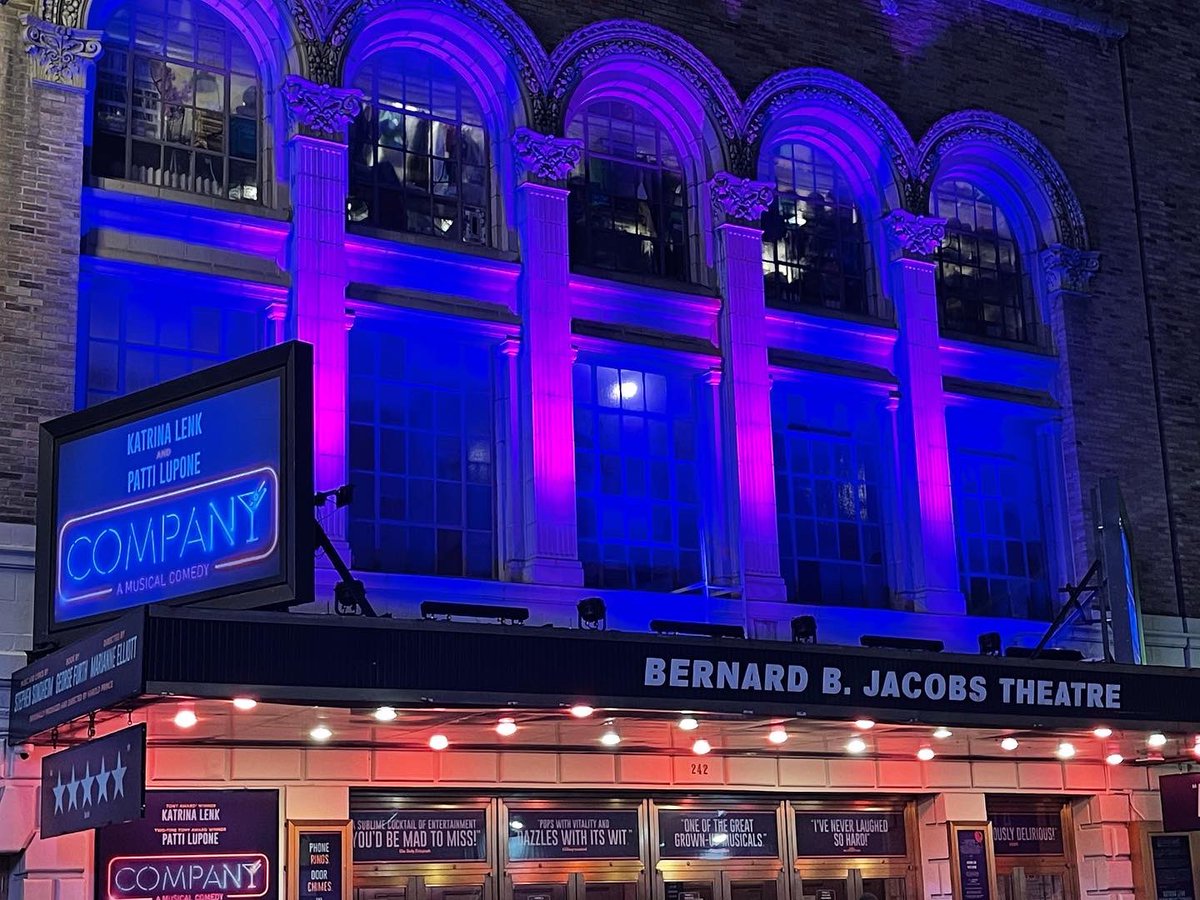 VeritySG's tweet photo. Been very lucky to see @TheKatrinaLenk @CompanyBway Matthew Broderick &amp; @SJP @plazasuitebway Lennie James &amp; @PaapaEssiedu #anumber @oldvictheatre &amp; Ralph Fiennes #straightlinecrazy @_bridgetheatre in the last 3 weeks - so many great shows playing https://t.co/XMsWNyZDUR