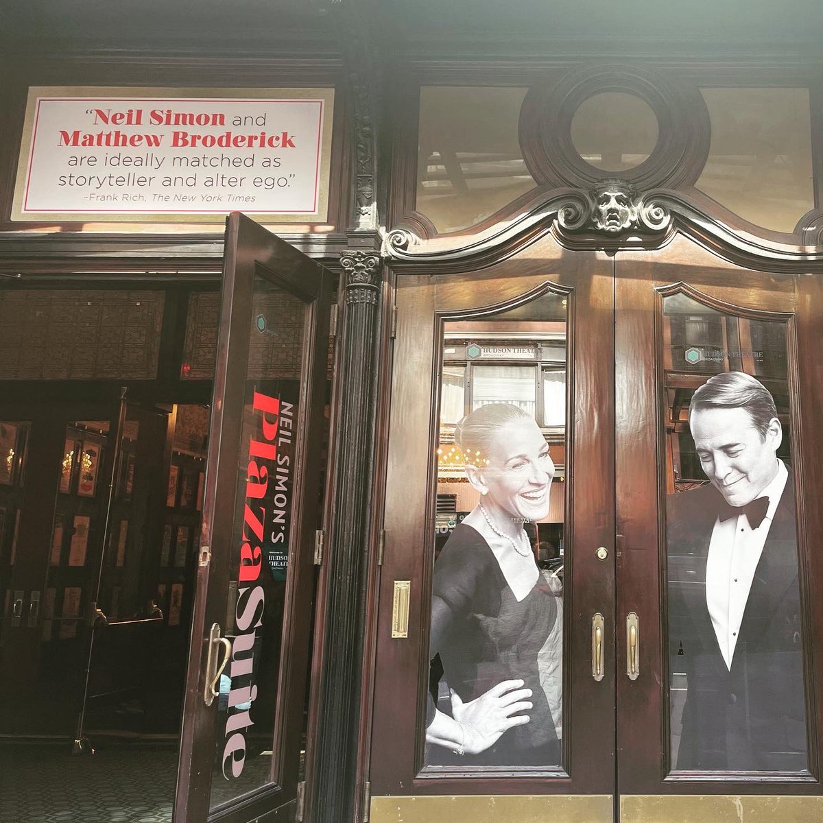 VeritySG's tweet photo. Been very lucky to see @TheKatrinaLenk @CompanyBway Matthew Broderick &amp; @SJP @plazasuitebway Lennie James &amp; @PaapaEssiedu #anumber @oldvictheatre &amp; Ralph Fiennes #straightlinecrazy @_bridgetheatre in the last 3 weeks - so many great shows playing https://t.co/XMsWNyZDUR