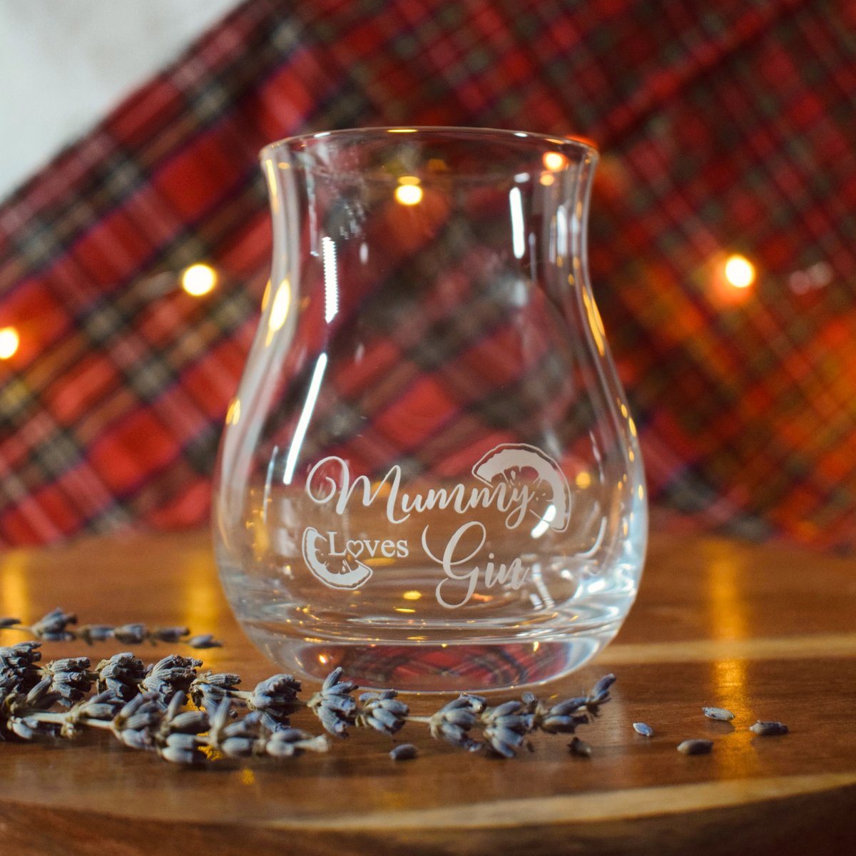 burnscrystal_'s tweet photo. Mother's Day is next weekend 💐 (in case you forgot 🤫) 

Browse our decorated gin, wine and whisky glassware so that you can grab the perfect gift for your deserving mum! 🥂 

And get 20% off with the promo code BURNS20 til the end of March! 💸 💜

🛒 https://t.co/5vHHvNreTg https://t.co/uROXThm0ps