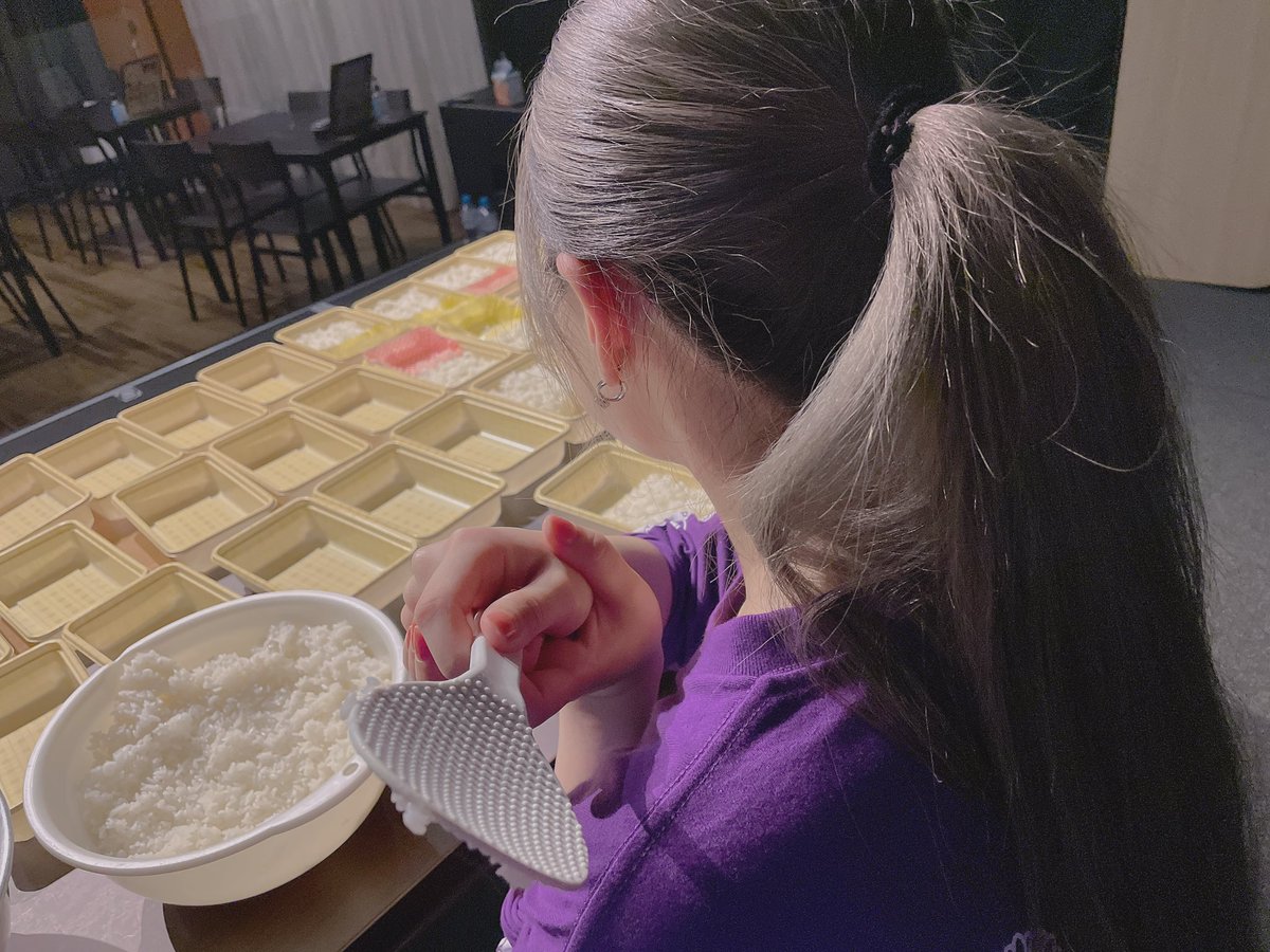 MINGOcafe's tweet photo. 本日は末吉くららラストの愛ドル弁当担当の日です🌟
20歳になったくららﾁｬﾝが作るお弁当皆様お楽しみに〜🌼
今日がラストのカフェ出勤❕今日から3日間楽しみましょう❕🐵
ご来店お待ちしております(^-^)❤️‍🔥 https://t.co/fQ7I0qWQKA