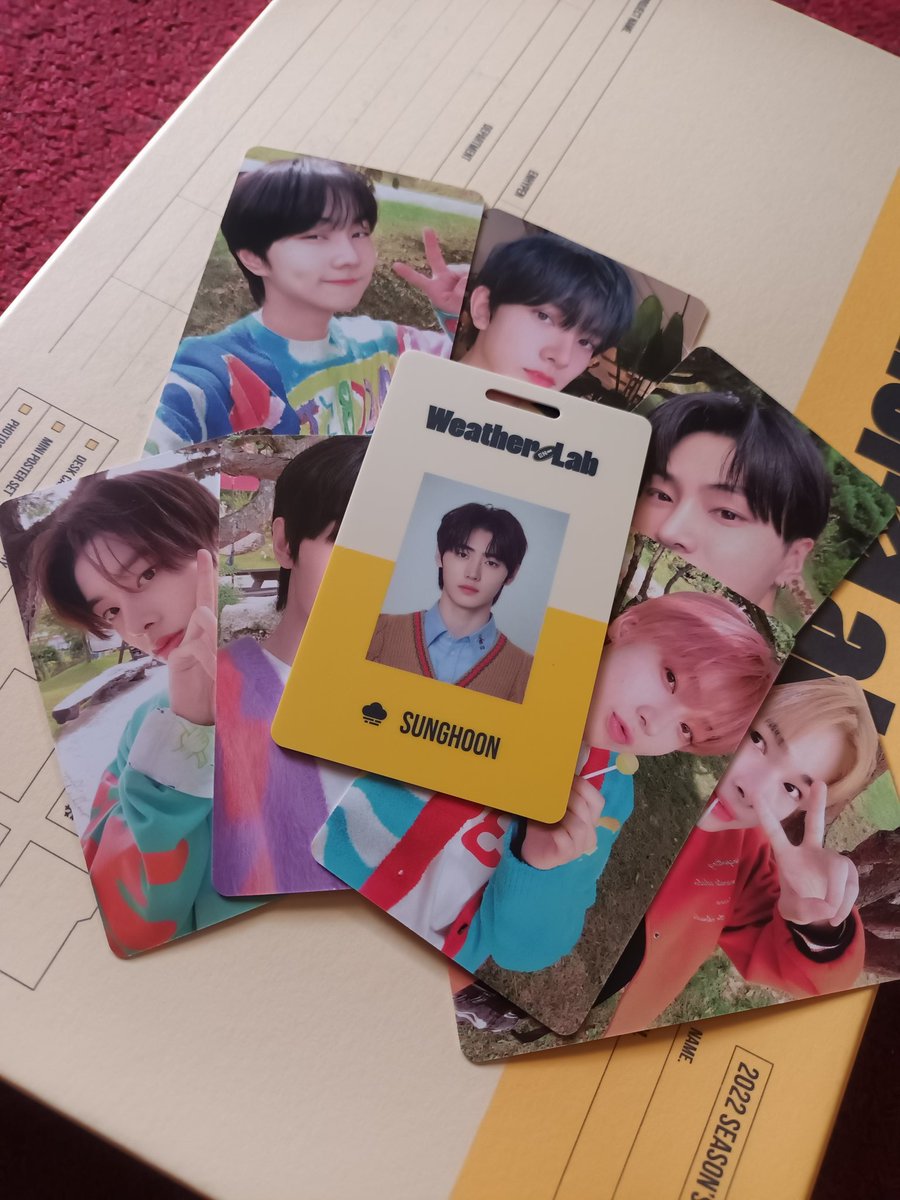 kzrvntr's tweet photo. My SG22 finally arrived and I pulled Sunghoon <3 Thank you sm @ENHAOUTLET!
#EnhaOutletFEEDBACK https://t.co/mID8AUcKY7