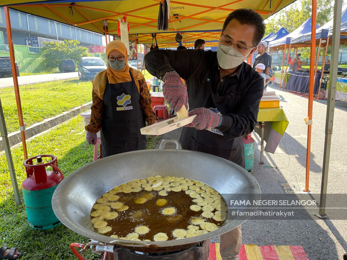 FAMASelangor's tweet photo. 19 Mac 2022 | Sabtu | Seksyen U5, Shah Alam

Operasi hari pertama pembukaan Pasar Tani Sekyen U5, Shah Alam mendapat sambutan yang baik daripada para pengunjung. https://t.co/Mqjqpd8wtl