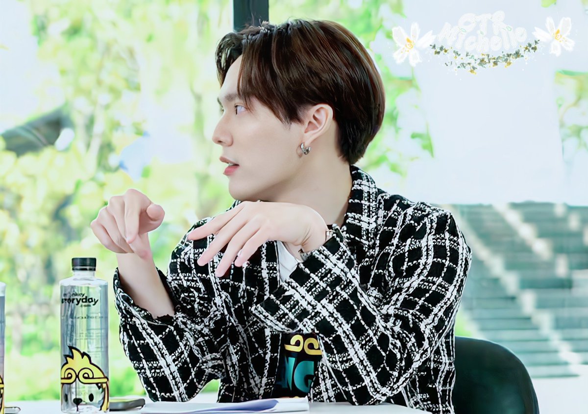 Michell06824605's tweet photo. May the time stop at this moment☪︎

#ctrpanuwat 
#copter
#คาโมมายล์ของฉัน 
#ครูพี่เตอร์EP5 https://t.co/CUwwXO13TO