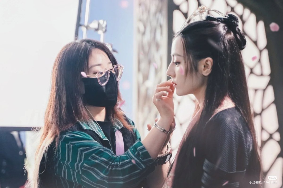 sprkldilraba's tweet photo. “thank you to sister reba for her trust, tolerence and sincerity, it was worth it”
#thebluewhisper #与君初相识 #dilireba https://t.co/0nYQQf47Kg