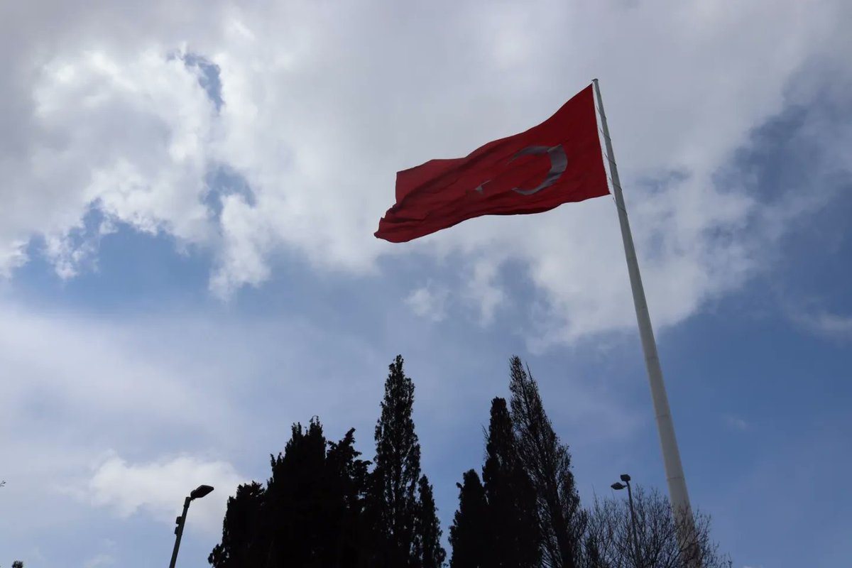 TDV Bağcılar, Şehitleri Andı

Türkiye Diyanet Vakfı (TDV) Bağcılar Hanım Gönüllüleri, Çanakkale Zaferi’nin yıl dönümü münasebetiyle, Edirnekapı Şehitliğini ziyaret etti.

Şehitlikte hanım gönüllüleri tarafından Kur'an-ı Kerim okundu,yapılan duanın ardından ziyaret sonlandırdı