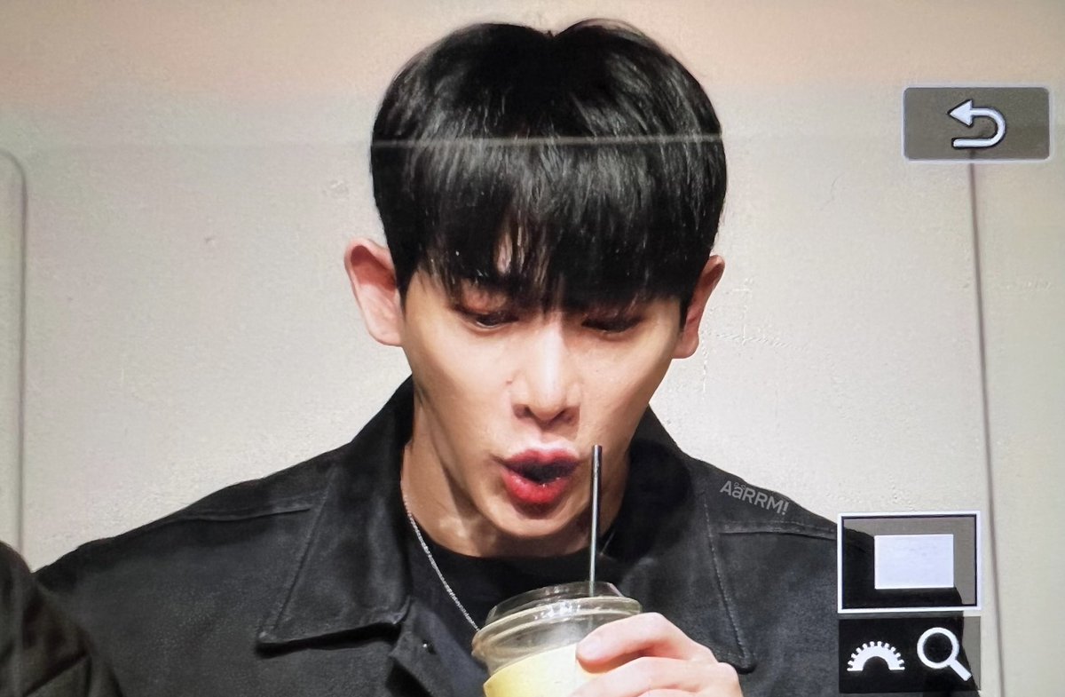 by_aarrm's tweet photo. 220319 애플뮤직 원호 대면팬싸 
빨대녀석 눈치챙겨!! ㅋㅋㅋㅋㅋㅋㅋㅋㅋ

#원호   #WONHO   #ウォノ https://t.co/aQStmgLcDD