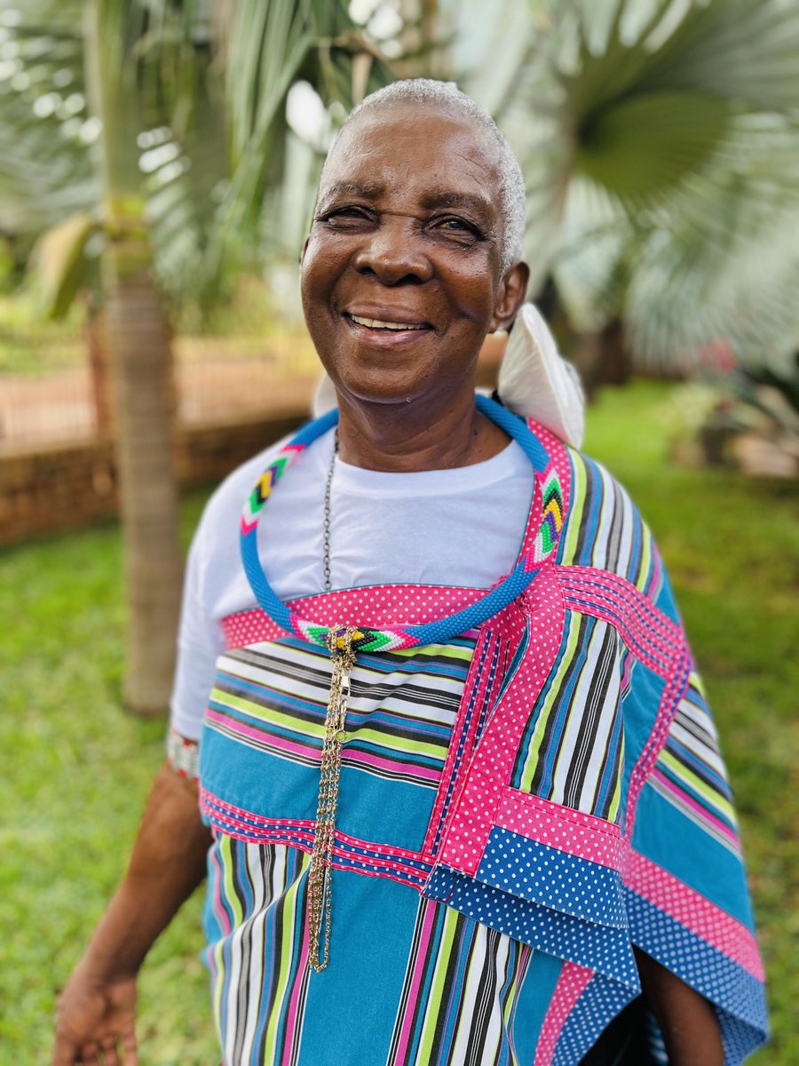 tshamanomakhadi's tweet photo. It’s the day of our younger brother’s wedding. My job is to be the personal assistant to the Matriarch. After a long week of rain, it’s a beautiful day in Venda, and we are looking forward to creating beautiful memories with family. #KhaHuli #ABrandCalledYou #TshinakahoMakhadi https://t.co/cS8OquK0YQ