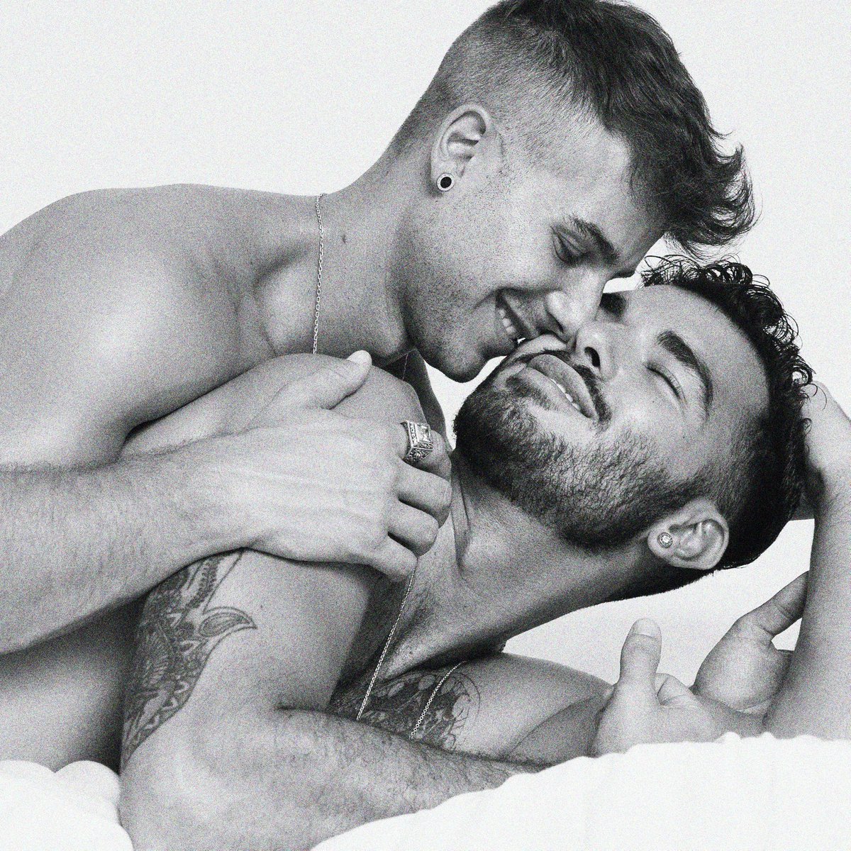 granto61491427's tweet photo. showing the love with @reyallenking and @PolPrince #LucasEnt
photo by grant olson available for direct bookings in puerto vallarta. https://t.co/AsBkHizSbQ