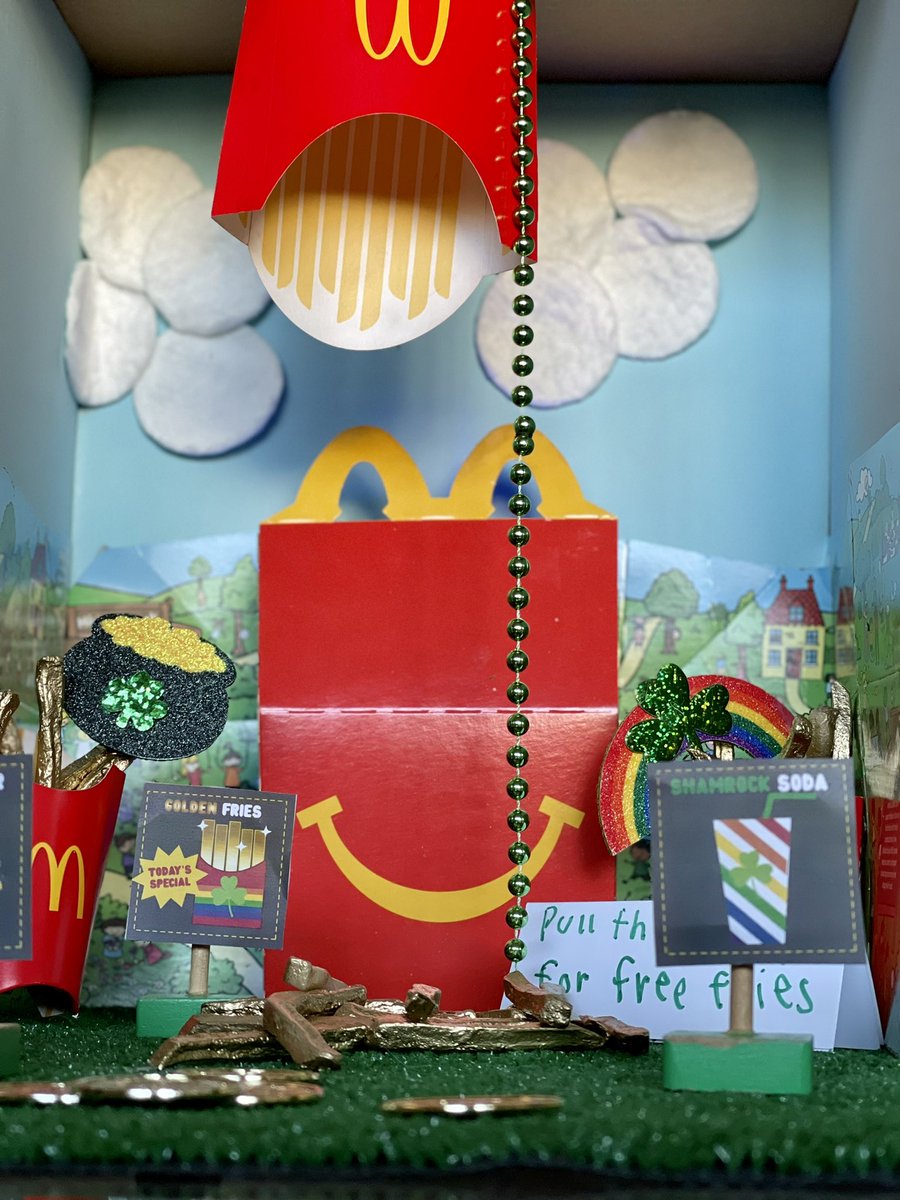 brady_burch's tweet photo. My name is Brady O’Burch … and I set a #leprechaun the trap….. #1stGrade #classproject #stpatricksday #bradyBurch #beingBrady https://t.co/ZojNkkvWV7