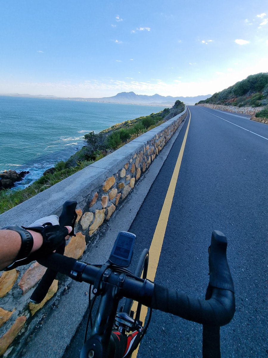 cornedupreez1's tweet photo. a lekka #MorningRide🚴♂️ with a few unplannded PR's🥇#PolarVantageV2 @PolarGlobal @IHFProducts #InMyElmnt #cyclinglife https://t.co/2Thfw4yTS6