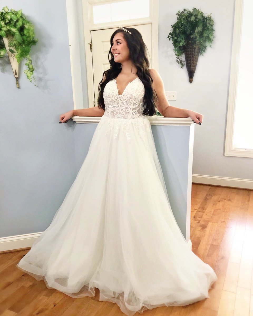 Romantic fairytale vibes are the best vibes 😍🧚 Tap the link to shop for her dress #CW2296. bit.ly/3IpwxsC #cocomelody #TrueBeautyEmpowered #cocomelodybride