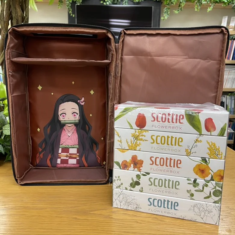 花粉症のあなたに朗報！背負ったままティッシュを取り出せるリュック。