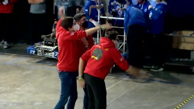 Bugün günlerden dünyanın en büyük robot turnuvası olan FRC 2022 İstanbul Boshporus Regional.Sainte Pulchérie Fransız Lisesi ve PayaStem Yapay Zeka Merkezi öğrencilerinden oluşan SPARC 5665 takımımıza turnuvada başarılar diliyoruz. #FRC2022 #FRC #SPARC5665 #saintepulchérie