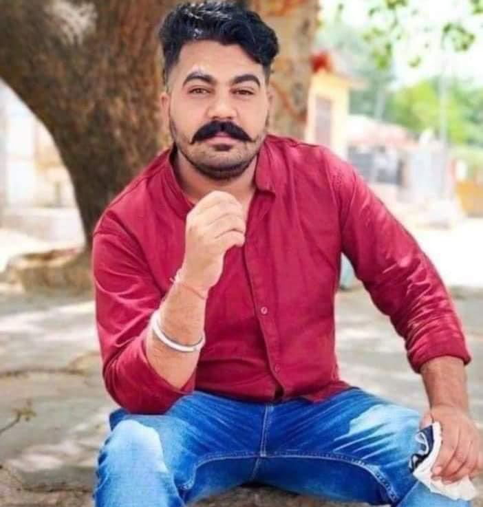 VinodJakharIN's tweet photo. हम उस देश के वासी है जहाँ दलितों को मूँछ रखने पर मार दिया जाता है 

 #JusticeForJitendraMeghwal https://t.co/0tJ7PaMWP1