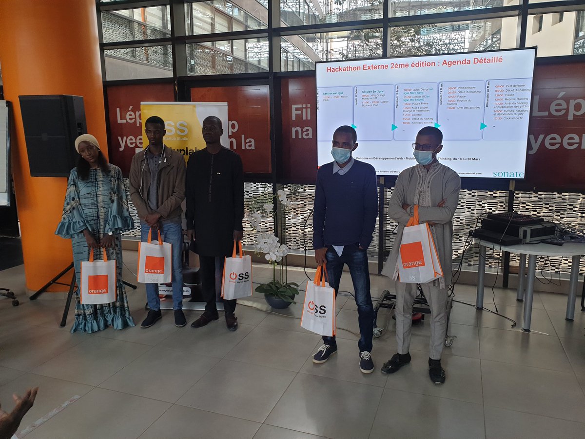 orangestartupst's tweet photo. #Jour1
Revivez en images le #KickOff de la #2HackathonOSS.
Restez connecté pour ne rien manquer.
#OrangeStartupStudio
La prochaine grandes #innovation, c'est vous ! https://t.co/Xd04es7BEd