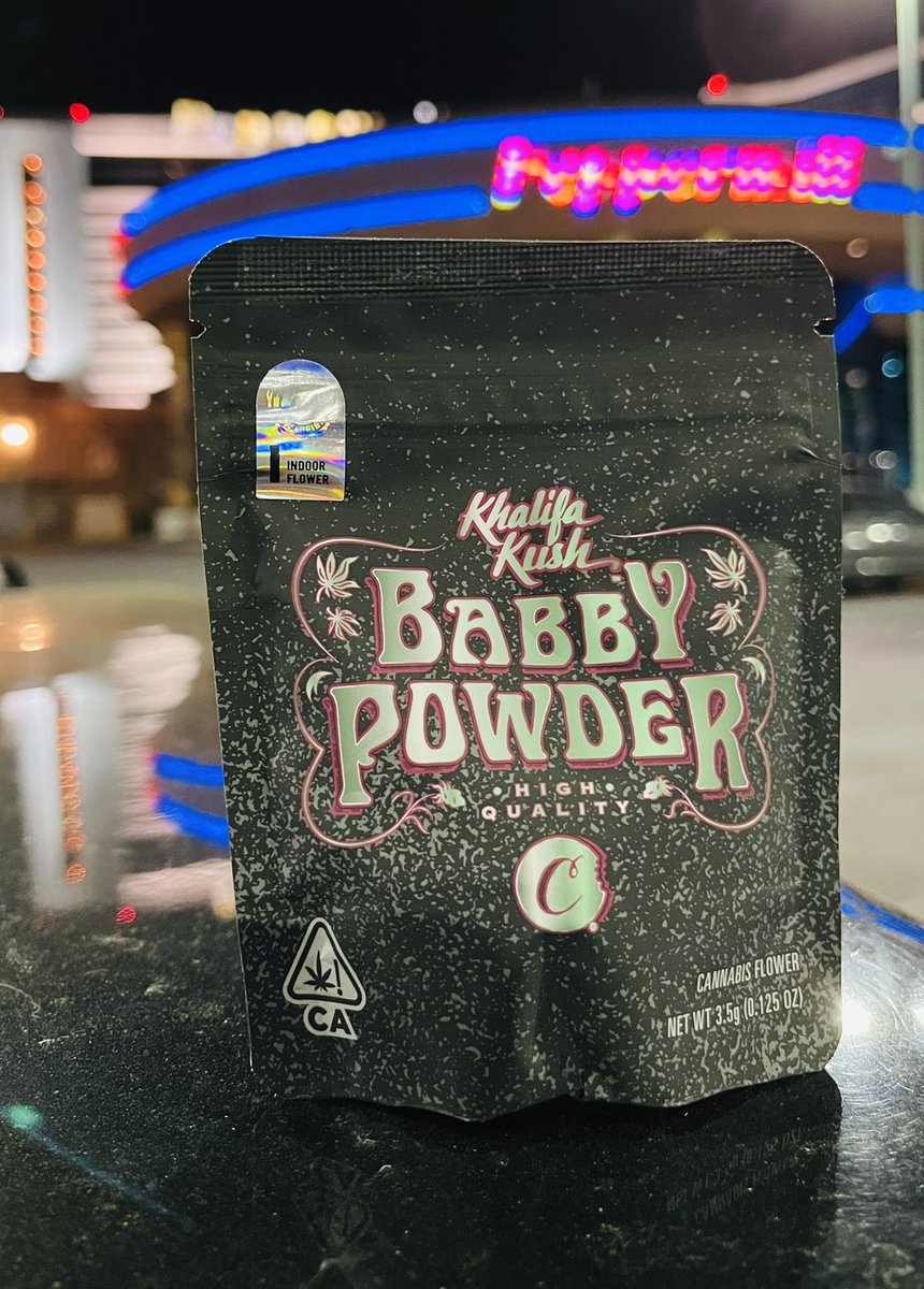 thtzmeee's tweet photo. @berner415  You already know it’s fire if its COOKIES, plus that kk strain mix, This that BABBY POWDER. Drove 4 hours just for this💨🔥 https://t.co/ailutbsck7