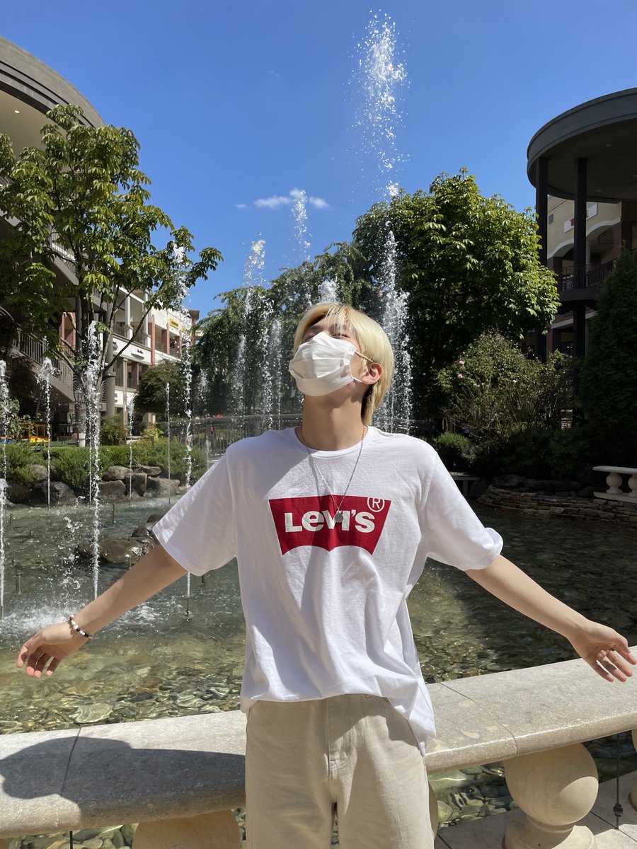 BAE173TURKEY's tweet photo. [#영서]
Geçen yaz🌴
#BAE173 #비에이이173
#YOUNGSEO https://t.co/e7544amwLw