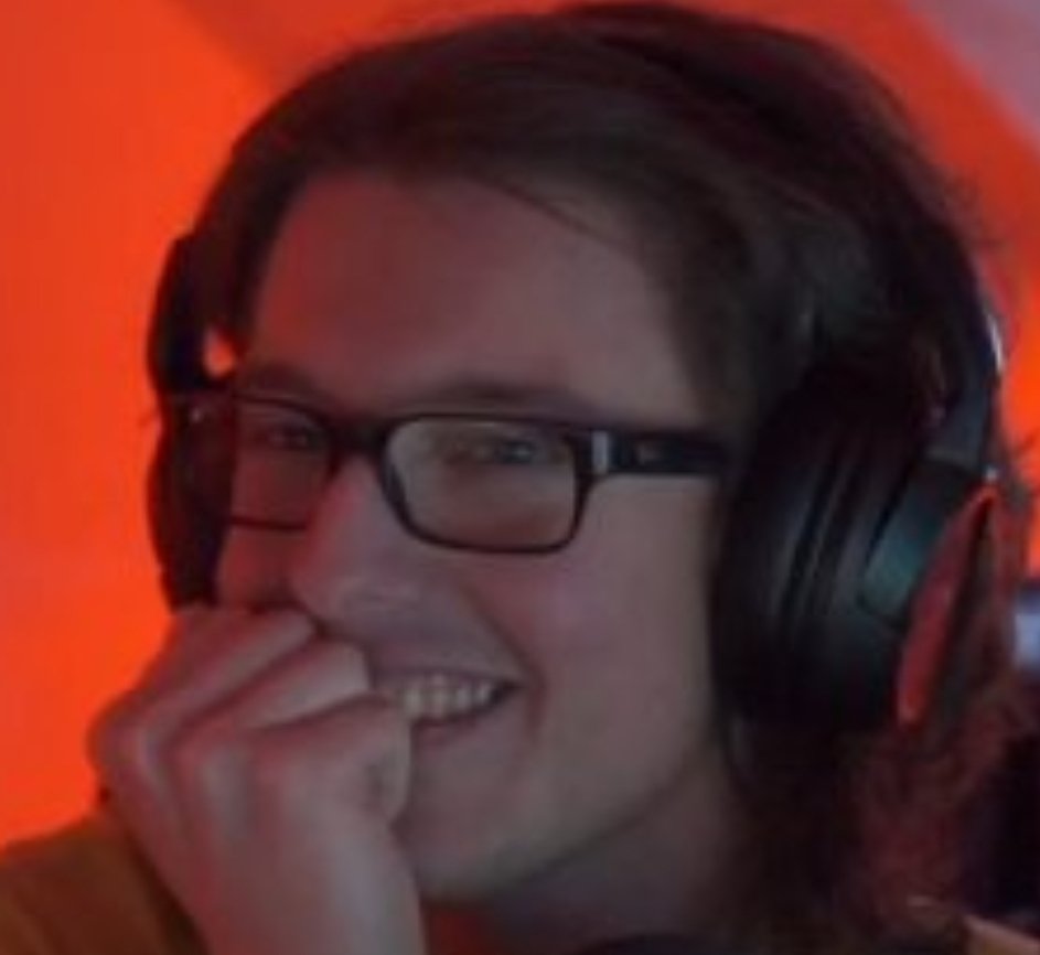 GreenStreamTeam's tweet photo. @m0m0herde Schau sich einer an wie happy er ist und das völlig zurecht. Gratulation ❤ https://t.co/2gwmxvduEu