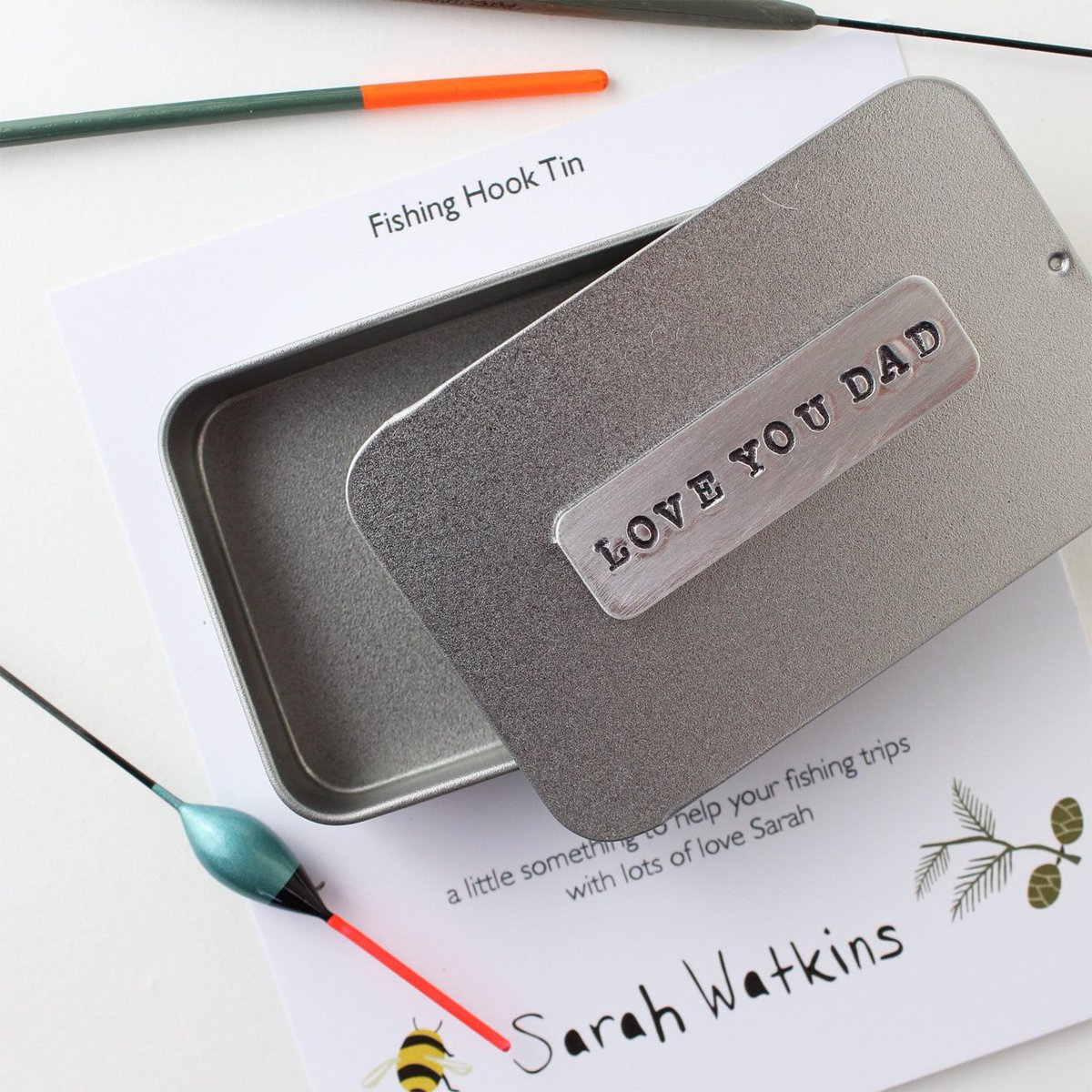 PoetArtistCards's tweet photo. Something for the dads out there that like a spot of fishing 🎣 : Personalised Fishing Hook Tin https://t.co/75Ao7bIIKJ https://t.co/QN9DvTQz0M