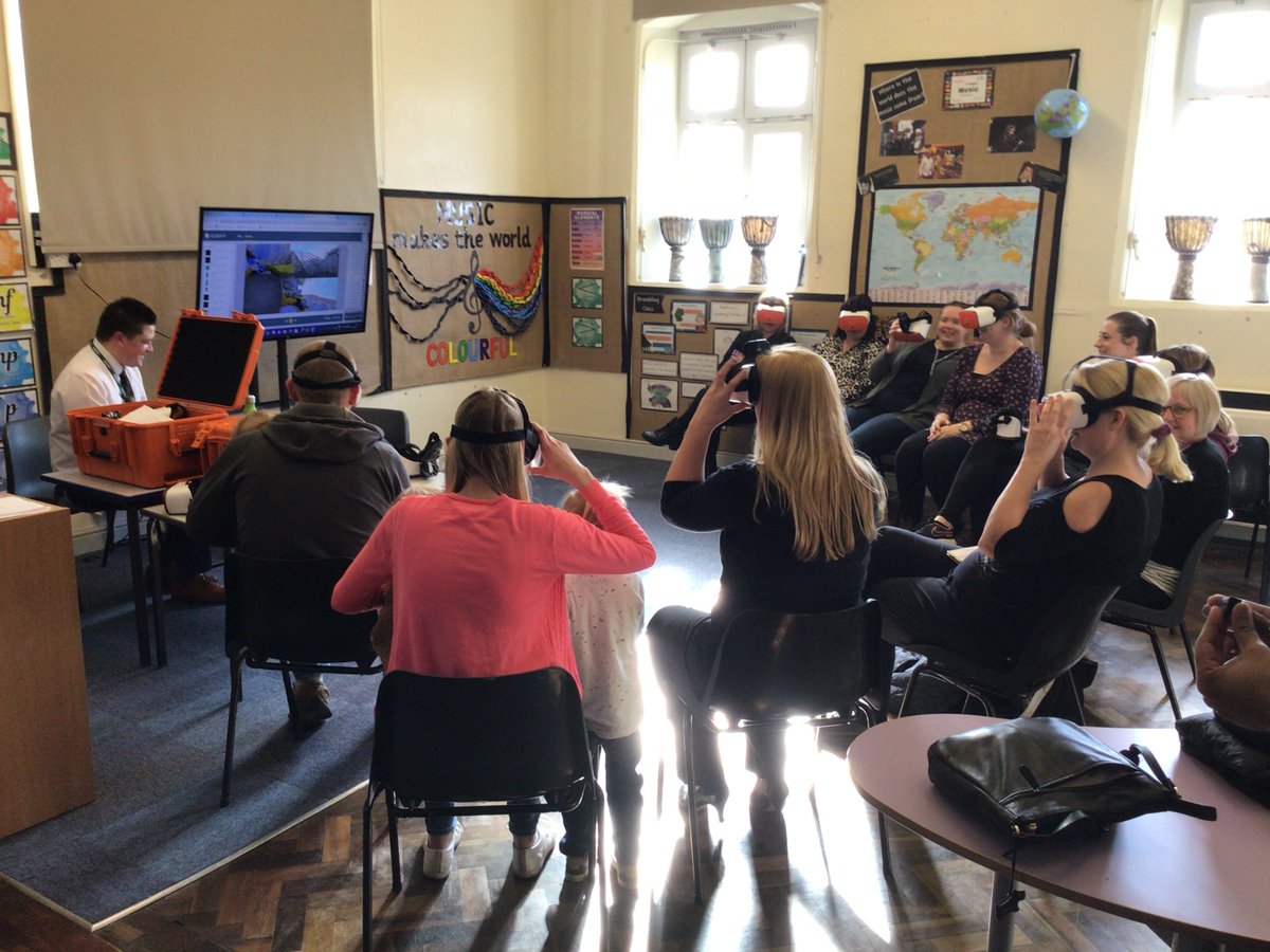Corby_Glen_Pri's tweet image. Wow what a brilliant day using VR headsets to enhance our curriculum. Thank you to @MowmacreHill and @DiscoverTrust  for providing our children with this opportunity.
#Blendinglearning#Enrichment