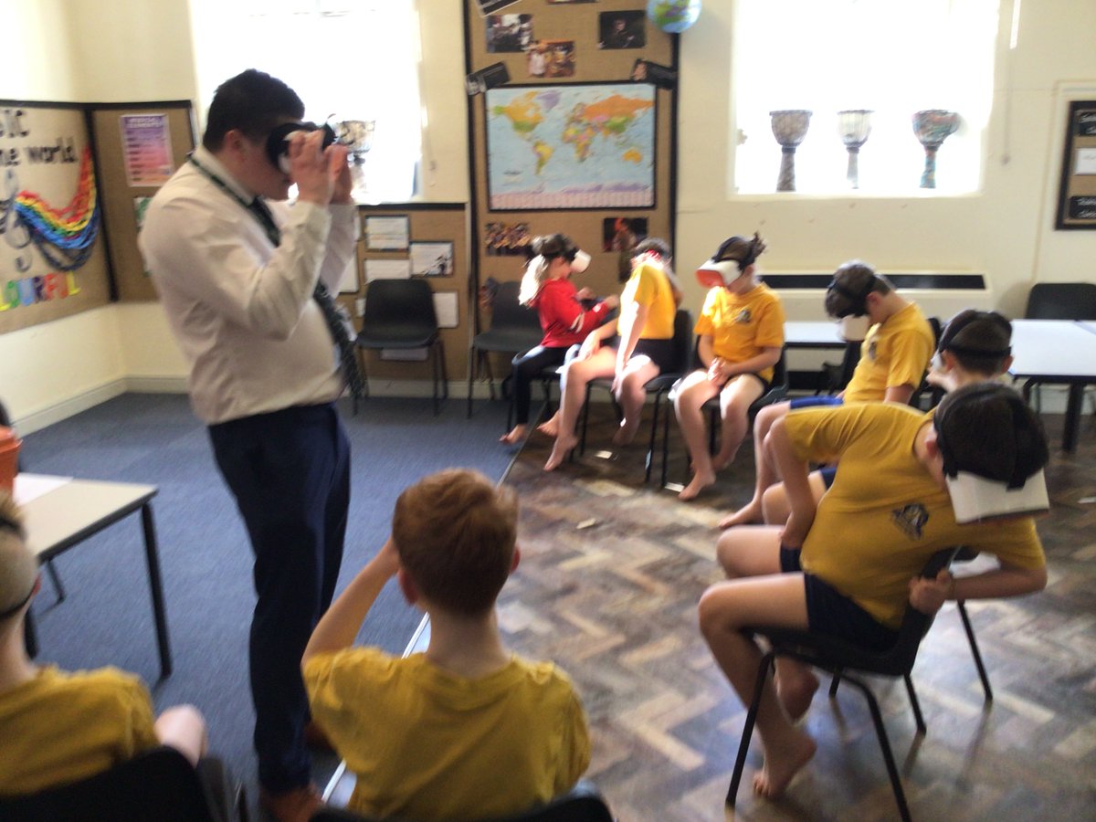 Corby_Glen_Pri's tweet image. Wow what a brilliant day using VR headsets to enhance our curriculum. Thank you to @MowmacreHill and @DiscoverTrust  for providing our children with this opportunity.
#Blendinglearning#Enrichment