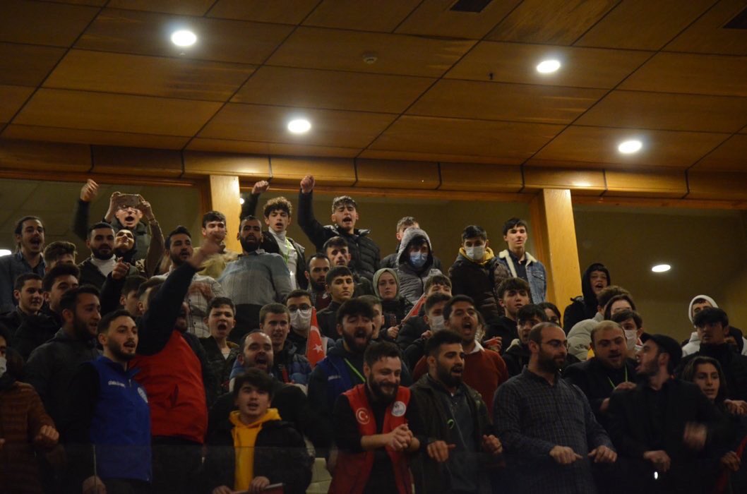 rteugm's tweet photo. Rize Valiliği öncülüğünde Gençlik ve Spor İl Müdürlüğümüzün organize ettiği ve topluluğumuzun paydaşı olduğu ''Çanakkale Bir Hilal Uğruna'' programını gerçekleştirdik. https://t.co/ddd3U5DOhO