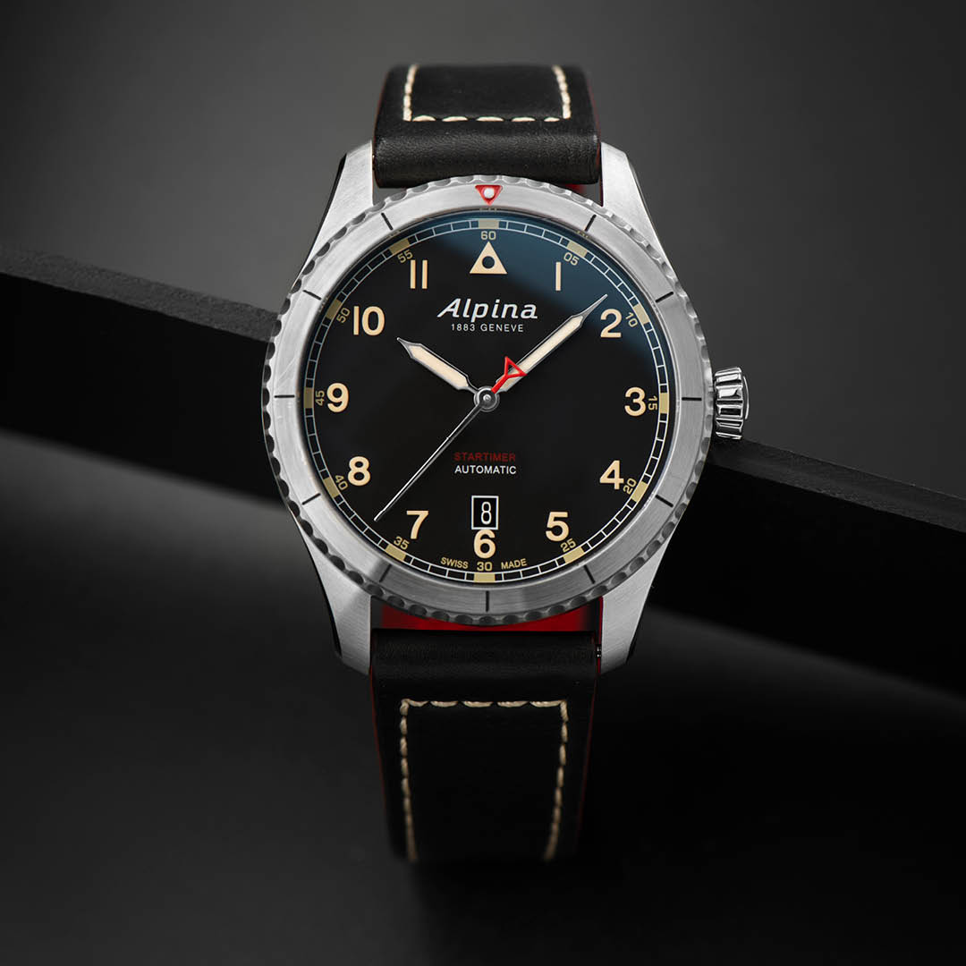 Alpinawatches's tweet photo. The #StartimerPilotAutomatic has a new date window at 6 o’clock. Hours, minutes, seconds and the date are powered by the FC-525 automatic movement, thus continuing the tradition of pilots’ watches. This new line comes in three variations.
Check it out: https://t.co/gN3b0xYdli https://t.co/BpUQoBMiAO