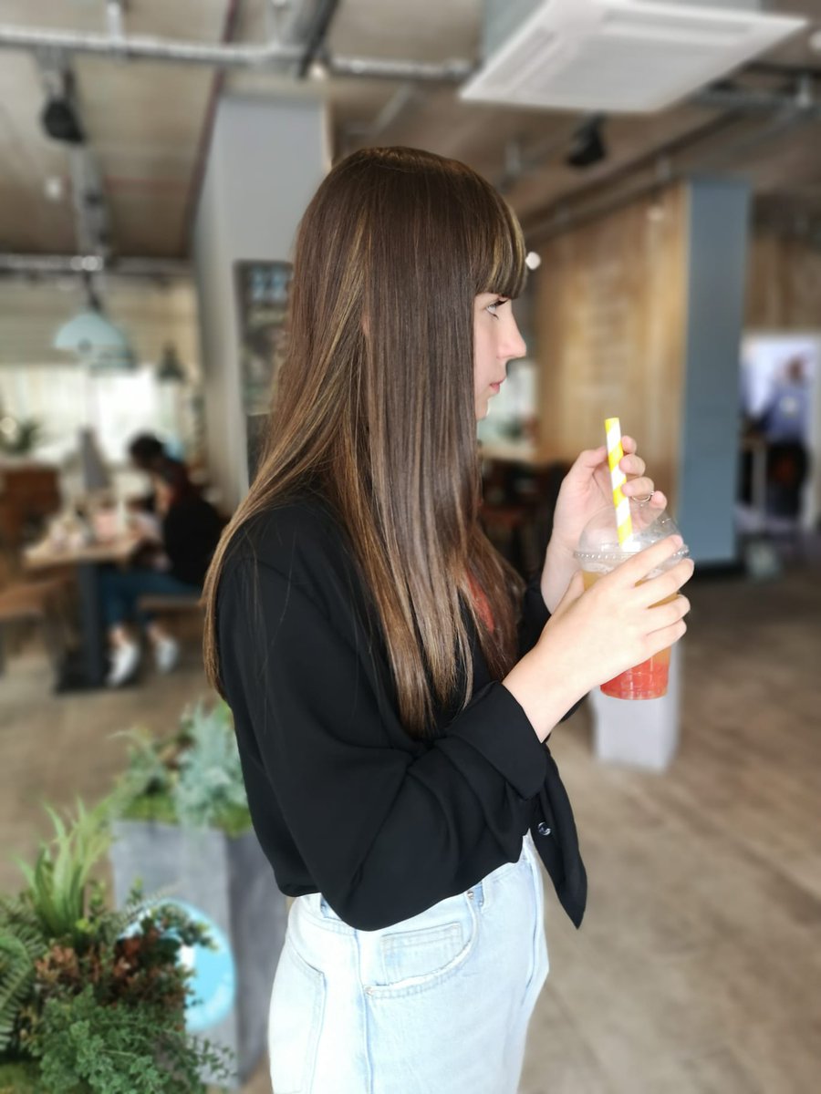 SophieBullock1's tweet photo. Anyone else love a bubble tea? They are the best especially on a sunny day. I think I need to get on the train and get one! 😂😂@Bubbleology #bubbleteaaddict #refreshing #shoot #summerdrinking #sunnyday #actress #filmandtvactress #model #loveyourlife #neverletanyonetreatyoubad https://t.co/tRHfYscX3E