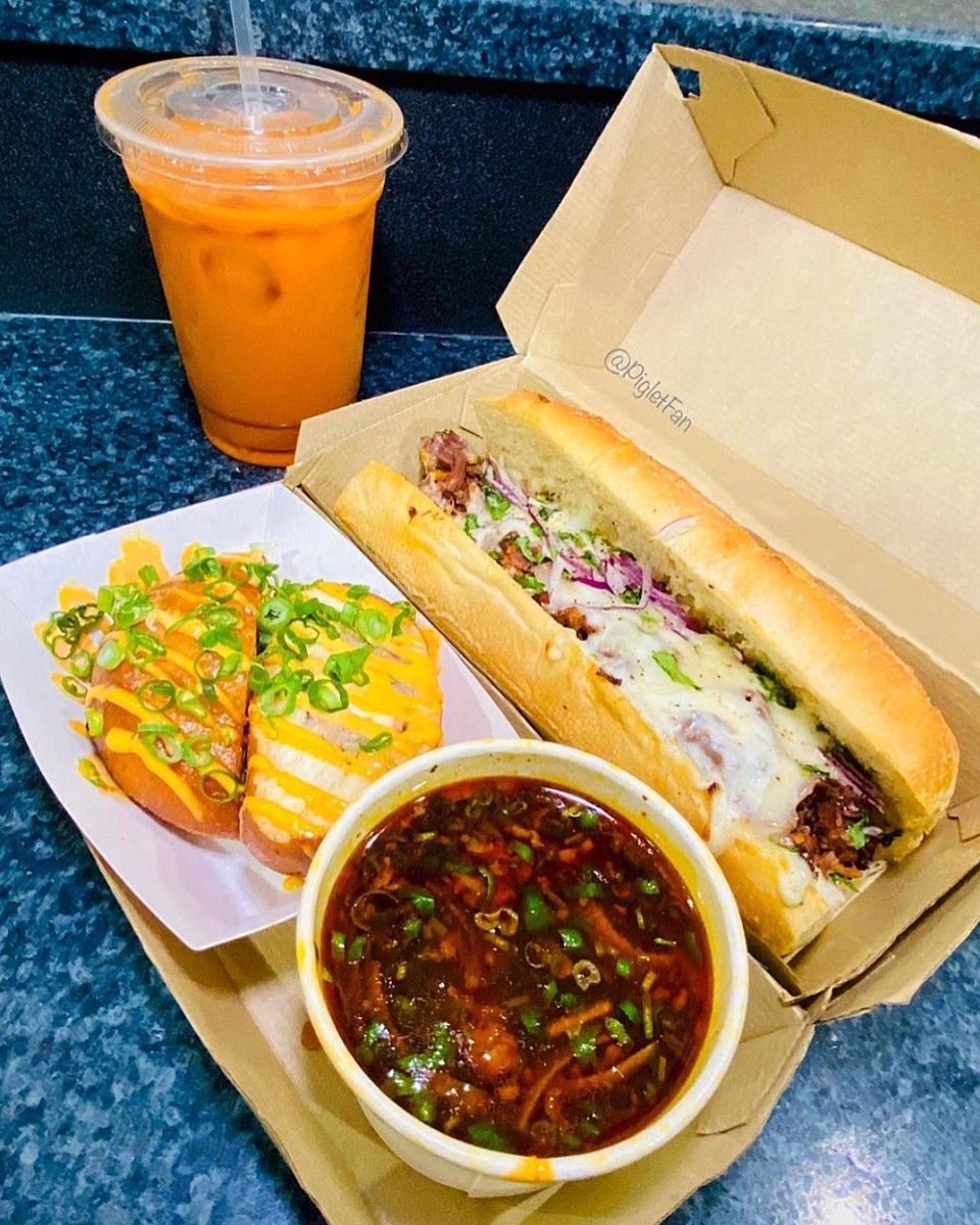 PhoWheels's tweet photo. Beautiful Saturday weather calls for refreshing Thai tea, a juicy banh mirria & crispy banh baos 😋
Join us this in Alexandria @ Port City Brewing 12-7:30pm📍3950 Wheeler Ave • VA
.
📸: @pigletfan
#phowheels #foodtruck #banhmirria #thaitea #phoaddict https://t.co/VWyfGOJLmn