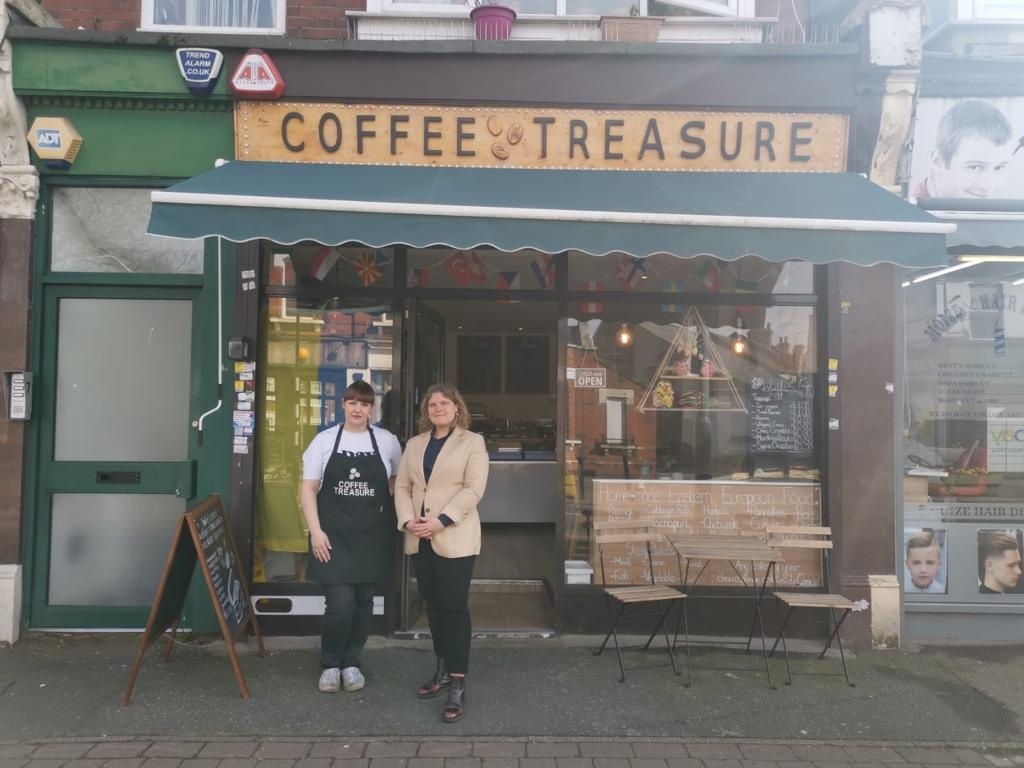 wfcouncil's tweet photo. .@GracieMaeW, visited Coffee Treasure in #Highams Park to learn about how they are leading their community to donate and transport supplies for Ukrainian people during the Ukraine crisis.
Find out more about how you can help Ukraine here: https://t.co/1YkFV5TXUd https://t.co/qK7VCawOWU
