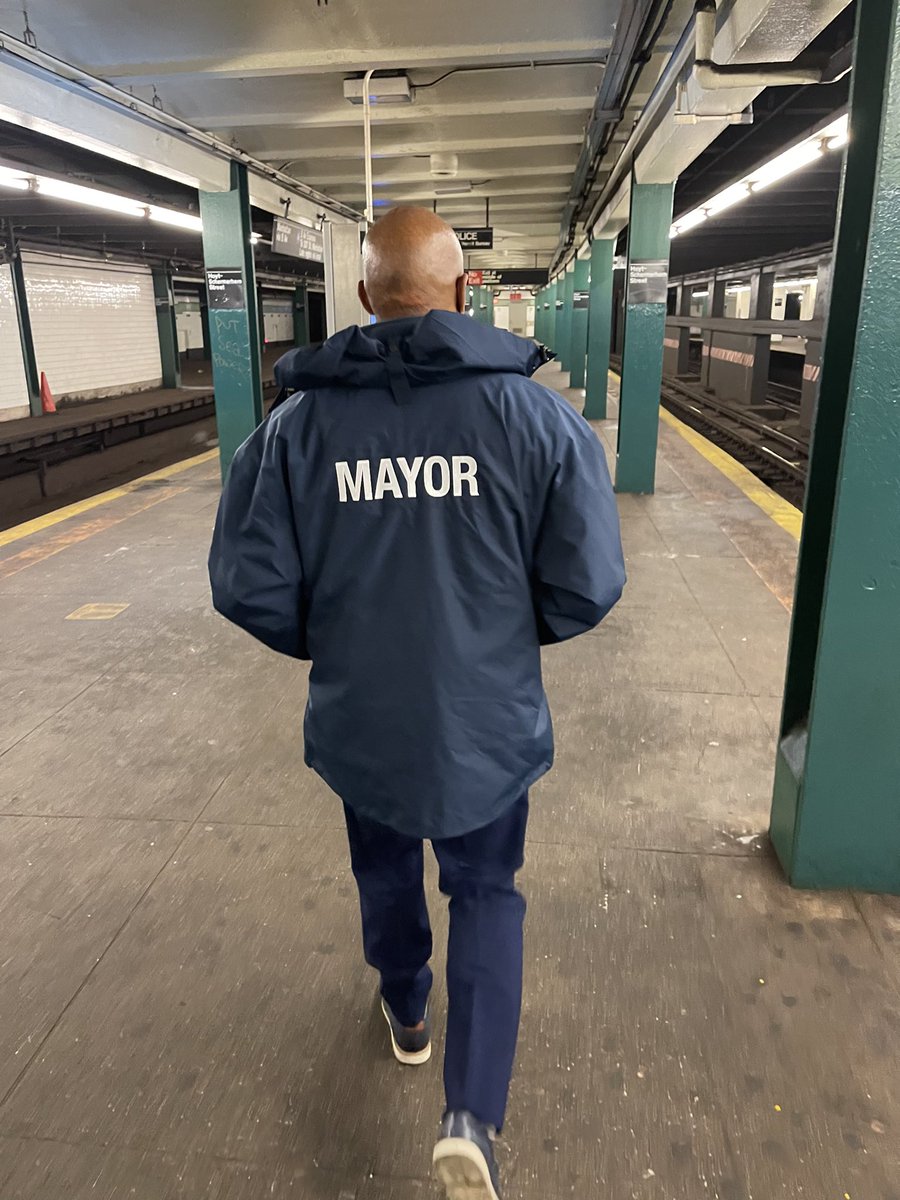 Took an impromptu tour of Hoyt street station last night. Thank you to our officers stationed there keeping our passengers safe and to the cleaners hard at work.
