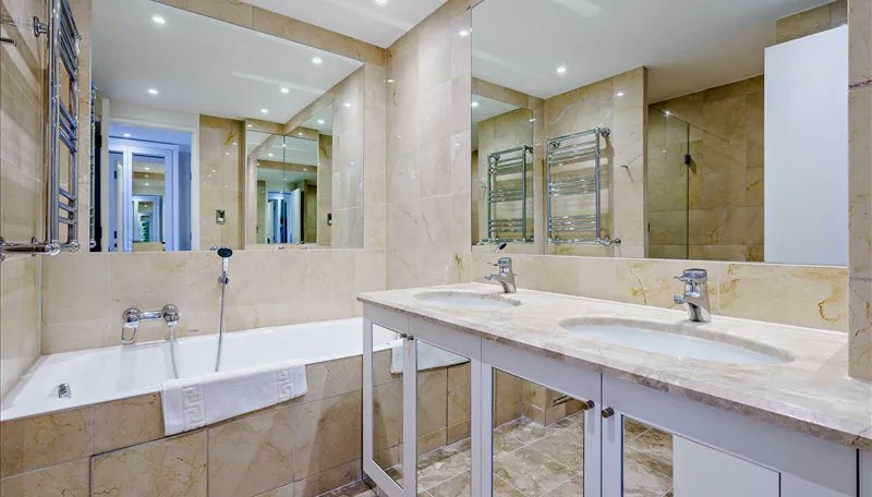 AmberandColtd's tweet photo. This luxurious interior designed two-bedroom, two bathroom apartment on the fifth floor of this waterfront estate is set over 947 SqFt. https://t.co/2ecu9n2RfY