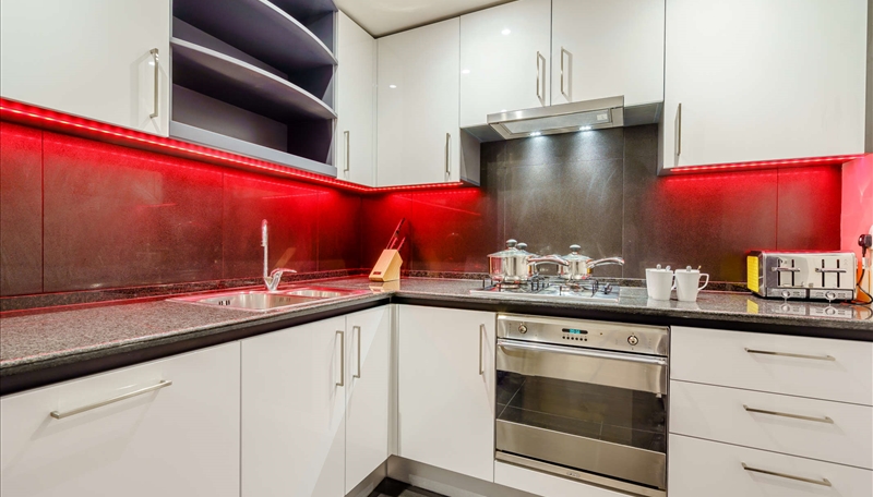 AmberandColtd's tweet photo. This luxurious interior designed two-bedroom, two bathroom apartment on the seventh floor of this waterfront estate is set over 966 SqFt. https://t.co/MSFuGKWGoI