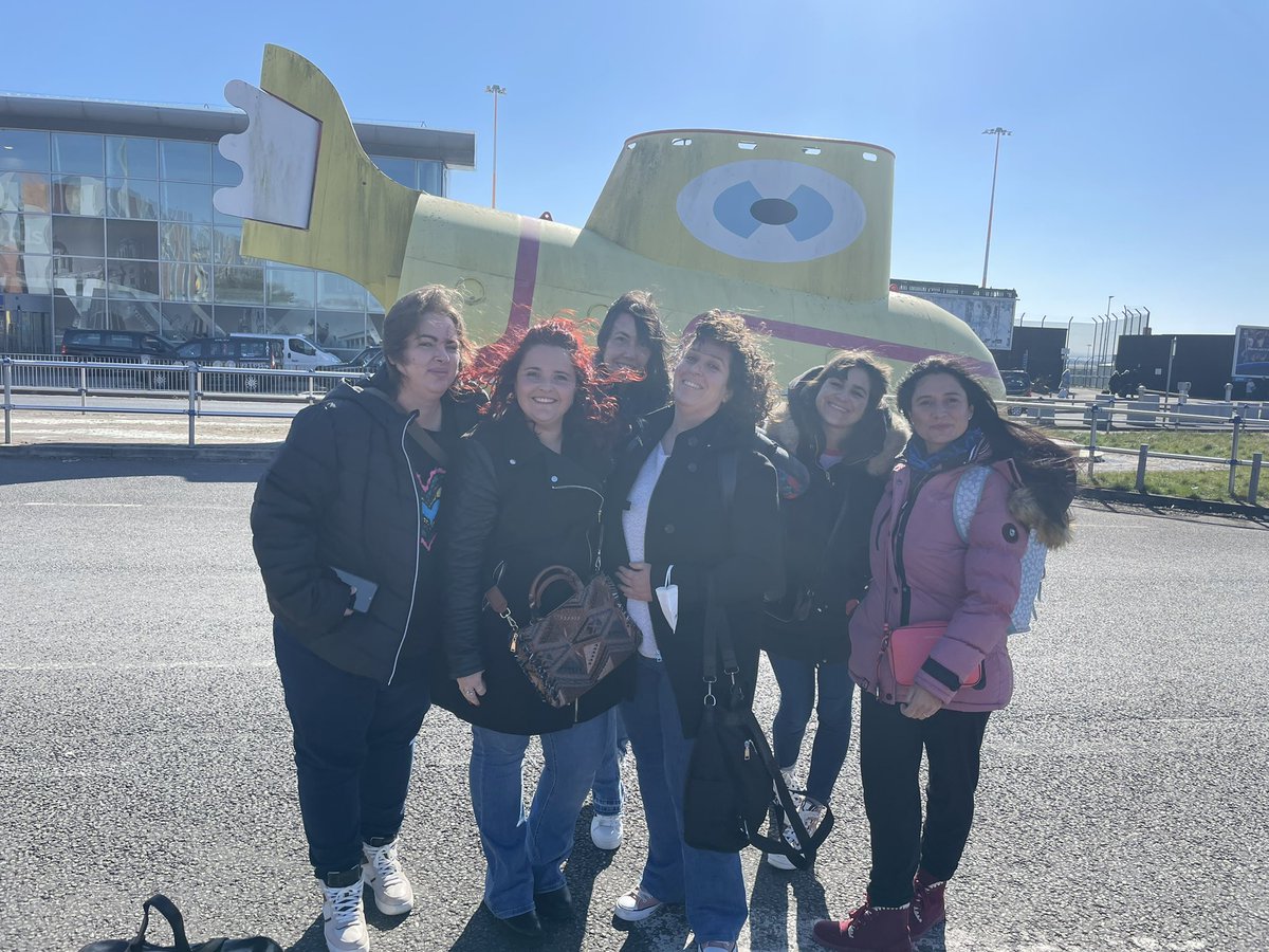 mayteml1984's tweet photo. #CommandoSpain has arrived!!! Ready for you @GaryBarlow !!! 🤩🤩🤩🤩 can’t wait to see you! ❤️ https://t.co/DUIpnB8kdW